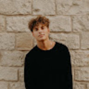 Meet your Posher, Logan